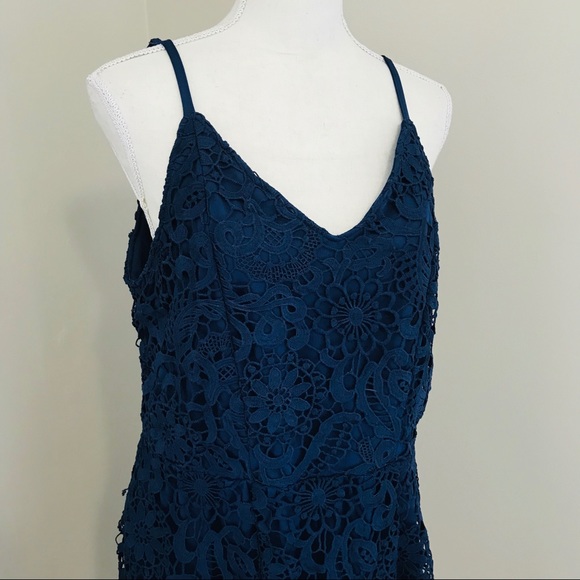 K Jordan Lace Dress - Picture 3 of 9